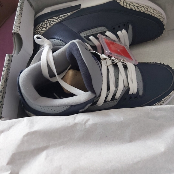Jordan retro 3 Georgetown size 10 - Picture 2 of 4